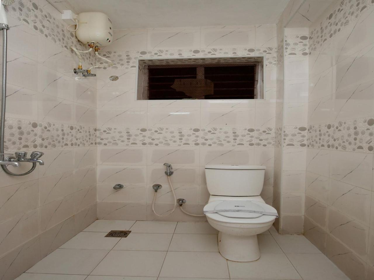 Oyo 9797 Hotel Vbee Plaza Thiruvananthapuram Екстериор снимка