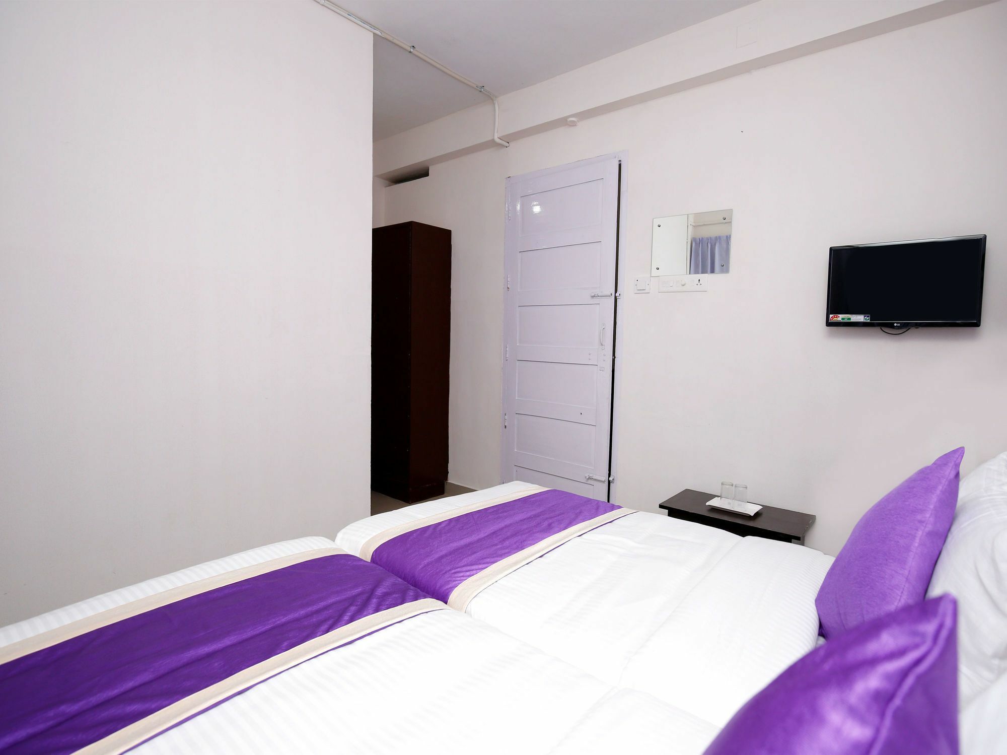 Oyo 9797 Hotel Vbee Plaza Thiruvananthapuram Екстериор снимка