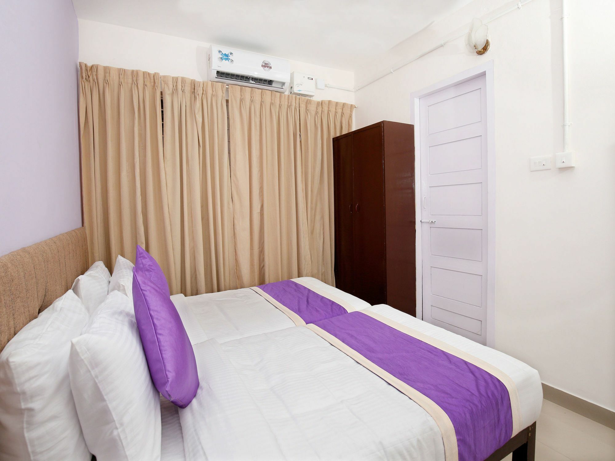 Oyo 9797 Hotel Vbee Plaza Thiruvananthapuram Екстериор снимка